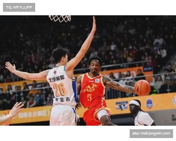 巴里布朗腿部伤势返美治疗 广厦得分点长期缺阵